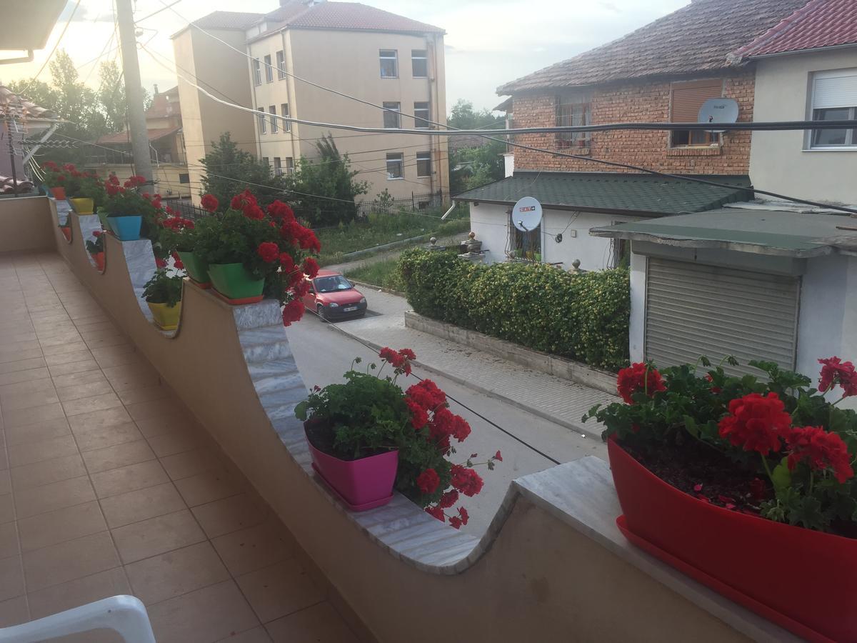 Vila Ridvani Korce Exterior foto